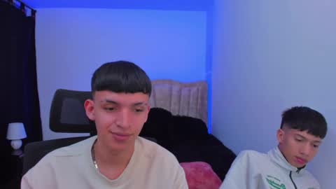 Snapshot of juan_nd_steven chatting on 09.18.25 JuanSteven online show from 09.18.25