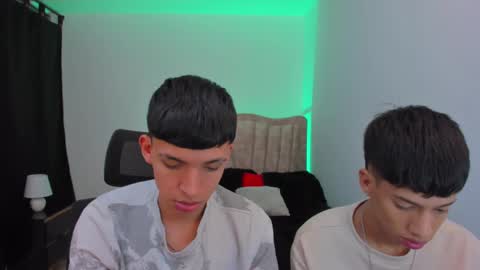 Snapshot of juan_nd_steven chatting on 09.27.25 JuanSteven online show from 09.27.25