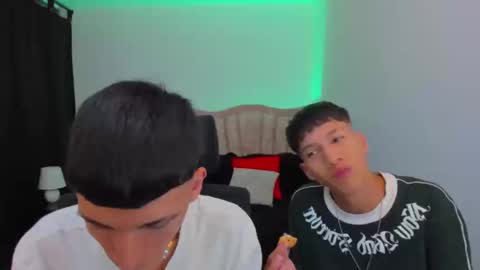 Snapshot of juan_nd_steven chatting on 10.03.25 JuanSteven online show from 10.03.25