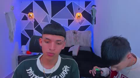 Snapshot of juan_nd_steven chatting on 10.25.25 JuanSteven online show from 10.25.25