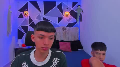 Snapshot of juan_nd_steven chatting on 11.01.25 JuanSteven online show from 11.01.25