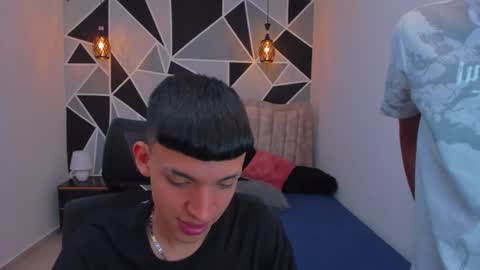 Snapshot of juan_nd_steven chatting on 11.06.25 JuanSteven online show from 11.06.25