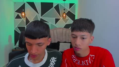 Snapshot of juan_nd_steven chatting on 11.08.25 JuanSteven online show from 11.08.25