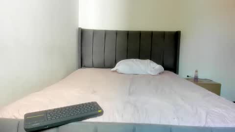 Snapshot of juan_y_ana_69 chatting on 03.12.25 juan y ana online show from 03.12.25