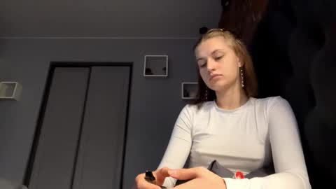 Lola online show from 10.20.25