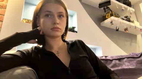 Lola online show from 11.04.25