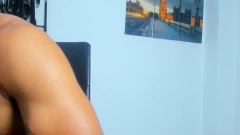 Juan Esteban online show from 10.13.25