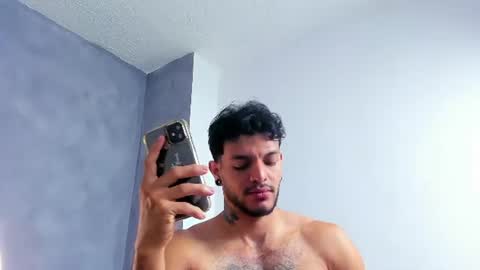 Snapshot of juanbladde chatting on 06.18.26 Juan Esteban online show from 06.18.26