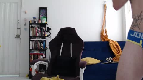 Snapshot of juanisimo_ chatting on 02.16.25 JUANISIMO  online show from 02.16.25