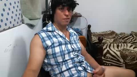 Snapshot of juanito2727 chatting on 12.07.24 amor online show from 12.07.24