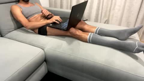 Snapshot of juanxxxo_ chatting on 02.21.25 juanxxxo_ online show from 02.21.25