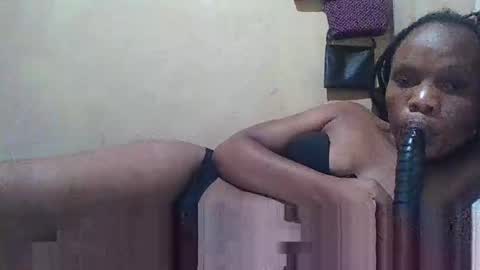 juice_petite3 online show from 01.29.25