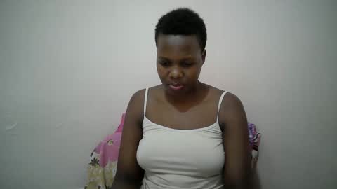Snapshot of juicy_bella2 chatting on 09.17.25 juicy_bella2 online show from 09.17.25