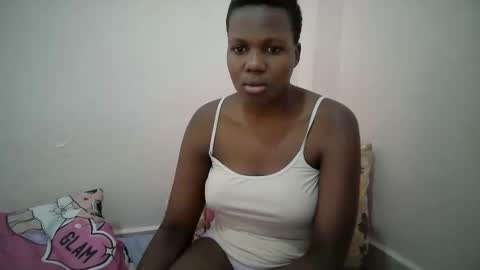 Snapshot of juicy_bella2 chatting on 09.18.25 juicy_bella2 online show from 09.18.25