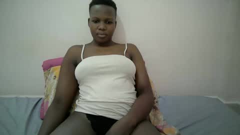 Snapshot of juicy_bella2 chatting on 09.25.25 juicy_bella2 online show from 09.25.25