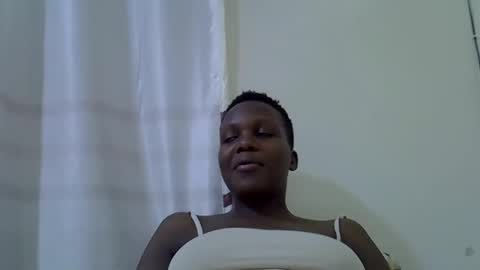 Snapshot of juicy_bella2 chatting on 10.14.25 juicy_bella2 online show from 10.14.25