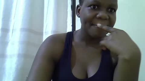 Snapshot of juicy_bella2 chatting on 10.16.25 juicy_bella2 online show from 10.16.25