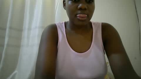 Snapshot of juicy_bella2 chatting on 10.17.25 juicy_bella2 online show from 10.17.25