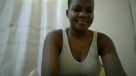 Snapshot of juicy_bella2 chatting on 10.18.25 juicy_bella2 online show from 10.18.25