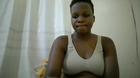 Snapshot of juicy_bella2 chatting on 10.20.25 juicy_bella2 online show from 10.20.25