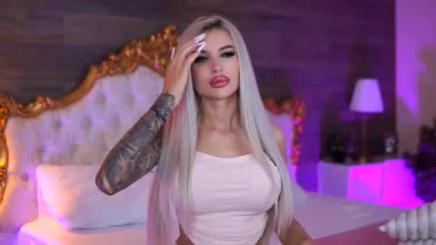 Snapshot of juicy_jessye chatting on 10.01.25 Jessye online show from 10.01.25