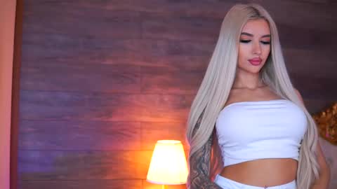 Snapshot of juicy_jessye chatting on 11.16.25 Jessye online show from 11.16.25