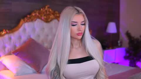 Snapshot of juicy_jessye chatting on 11.20.25 Jessye online show from 11.20.25