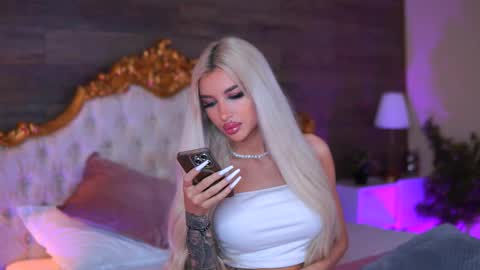 Snapshot of juicy_jessye chatting on 11.26.25 Jessye online show from 11.26.25