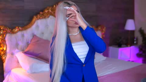 Snapshot of juicy_jessye chatting on 11.30.25 Jessye online show from 11.30.25