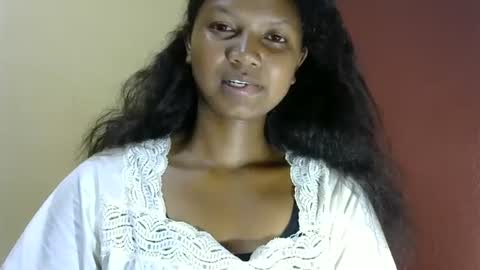 Snapshot of juicy_pretty chatting on 02.18.25 stellah online show from 02.18.25