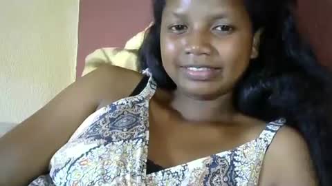 Snapshot of juicy_pretty chatting on 03.07.25 stellah online show from 03.07.25