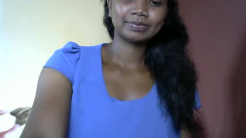 Snapshot of juicy_pretty chatting on 03.08.25 stellah online show from 03.08.25