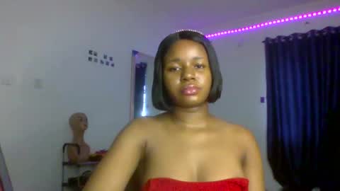 Snapshot of juicy_pussy1122 chatting on 09.19.25 Emily online show from 09.19.25