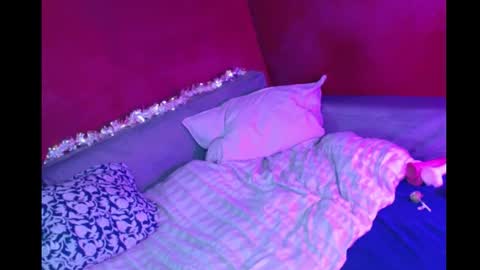 Snapshot of juicycandycam chatting on 10.10.25 juicycandycam online show from 10.10.25