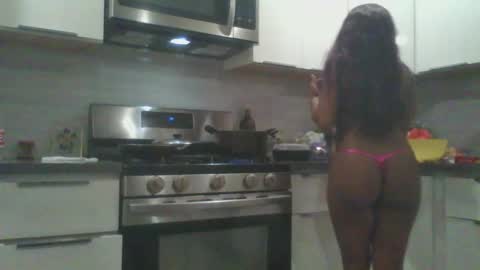 JuicyExotic online show from 11.21.25