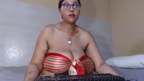 Snapshot of juicyfatboobsx chatting on 09.21.25 juicyfatboobsx online show from 09.21.25