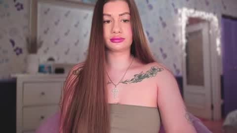 Elena online show from 10.16.25