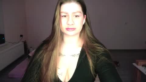 Elena online show from 04.18.26