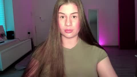 Snapshot of juicyhelenx chatting on 05.21.26 Elena online show from 05.21.26