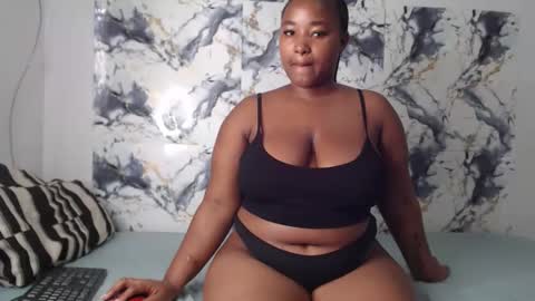 Snapshot of juicyjasminx chatting on 05.06.26 juicyjasminx online show from 05.06.26