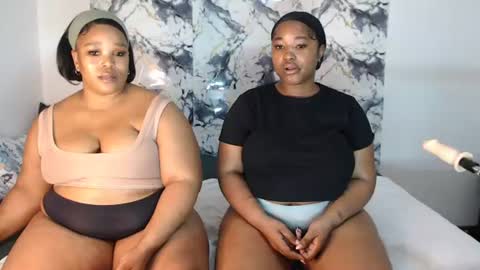 Snapshot of juicyjasminx chatting on 06.15.26 juicyjasminx online show from 06.15.26