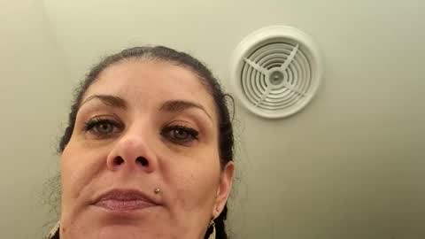 Snapshot of juicymommies chatting on 01.11.26 Darklover1987 online show from 01.11.26