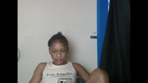 Snapshot of juicynwetx chatting on 02.23.25 juicynwetx online show from 02.23.25
