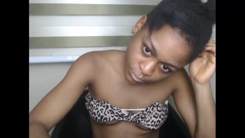 Snapshot of juicynwetx chatting on 03.08.25 juicynwetx online show from 03.08.25