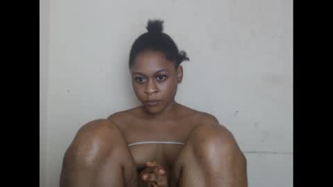 Snapshot of juicynwetx chatting on 03.10.25 juicynwetx online show from 03.10.25