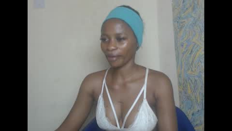 Snapshot of juicypiexx chatting on 02.11.25 juicypiexx online show from 02.11.25