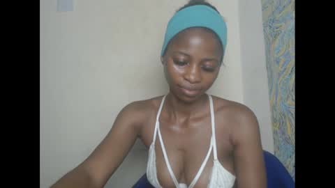 Snapshot of juicypiexx chatting on 02.12.25 juicypiexx online show from 02.12.25