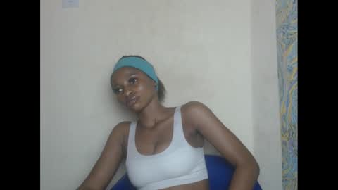 Snapshot of juicypiexx chatting on 02.14.25 juicypiexx online show from 02.14.25