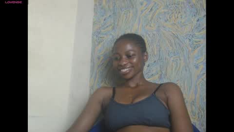 Snapshot of juicypiexx chatting on 03.10.25 juicypiexx online show from 03.10.25