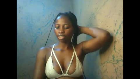 Snapshot of juicypiexx chatting on 09.29.25 juicypiexx online show from 09.29.25
